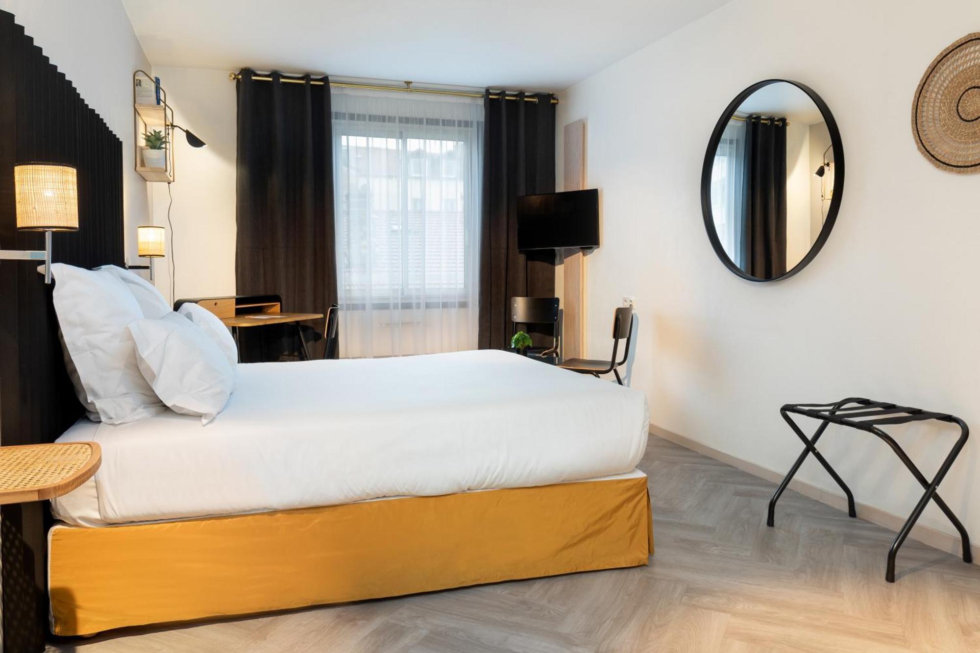 Hotel Chromatics & Restaurant Hill Club By Happyculture Lyon Phòng bức ảnh